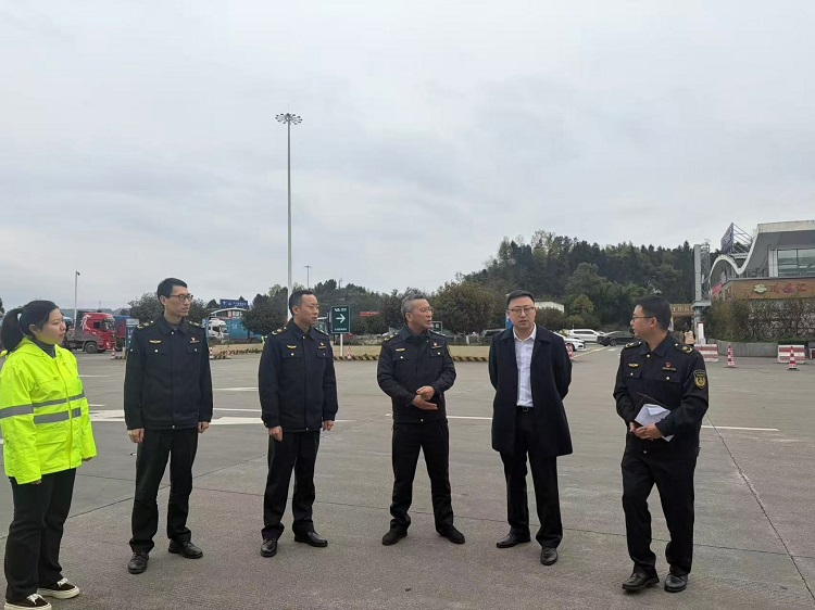 高速执法三支队服务监管大队莅临秦巴公司下八庙服务区调研2026年提档升级改造情况