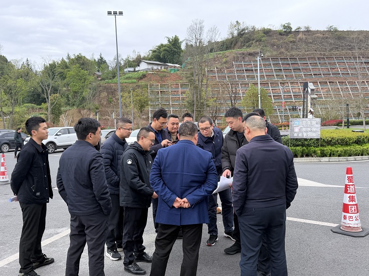 巴中市副市长屈琳杰调研秦巴公司恩阳开放式服务区规划建设工作