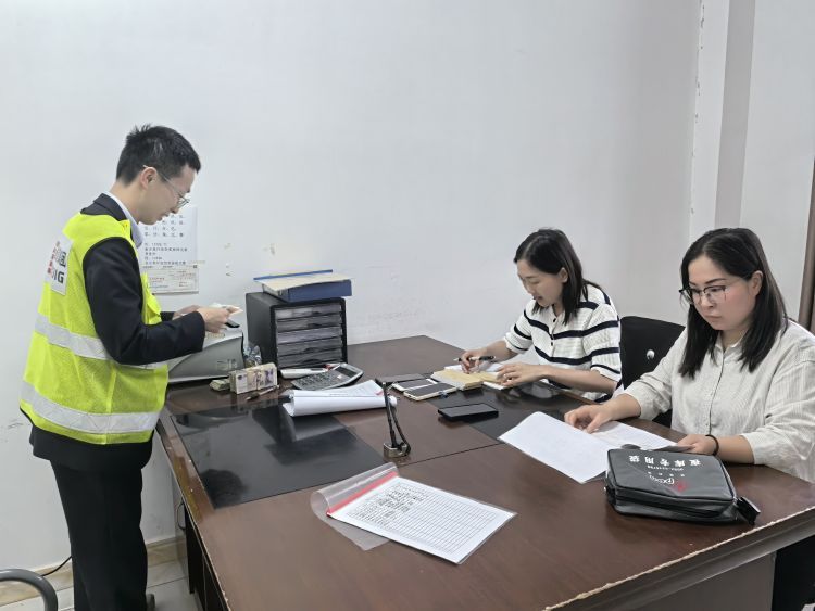 2.卡票款专项稽核检查照片（朱雪飞）.jpg