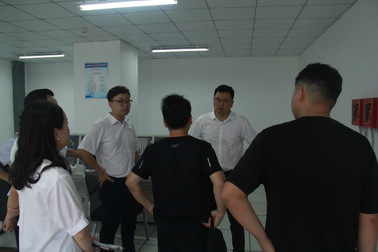杨处检查.jpg